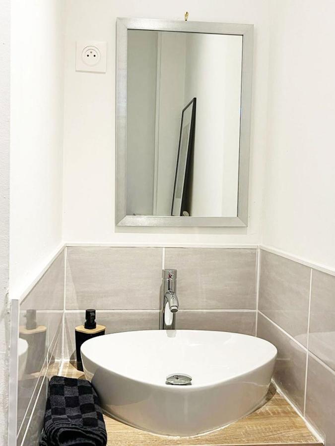 Appartement LeRelaisdOdile23 - PARKING - LUMINEUX - HYPER CENTRE à Valenciennes Extérieur photo